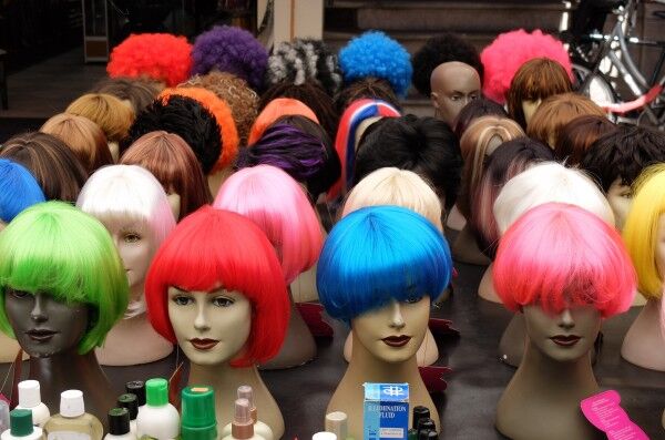 wigs-2224880_1920